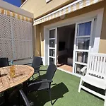 Lägenhet Sea & Pool Hideaway *